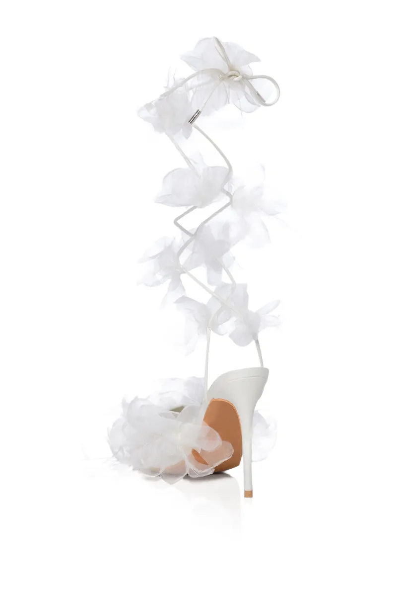 AZALEA WANG ELKIN FLOWER EMBELLISHED SANDAL IN WHITE