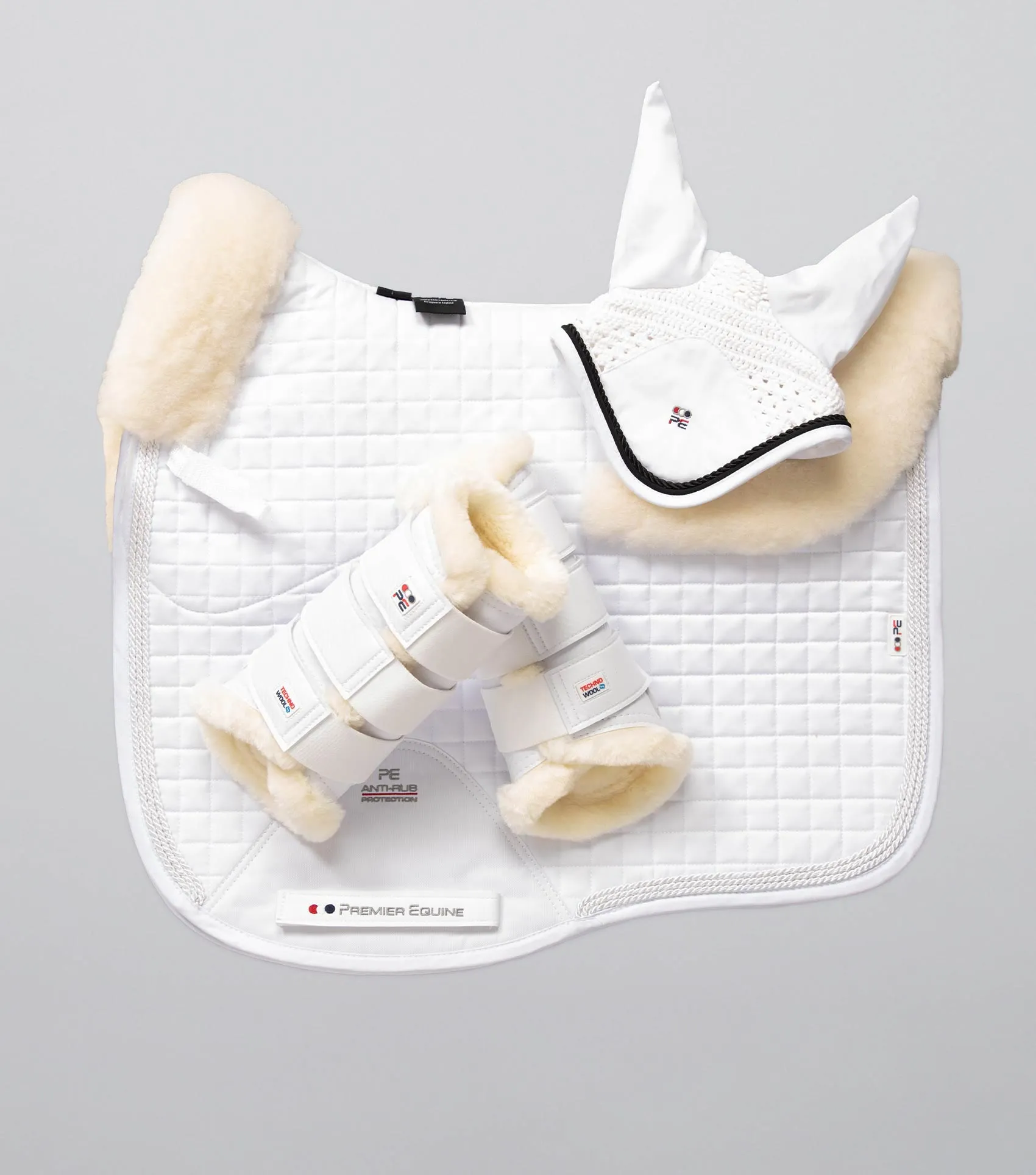 Close Contact Merino Wool European Saddle Pad - Dressage Square White/Natural Wool
