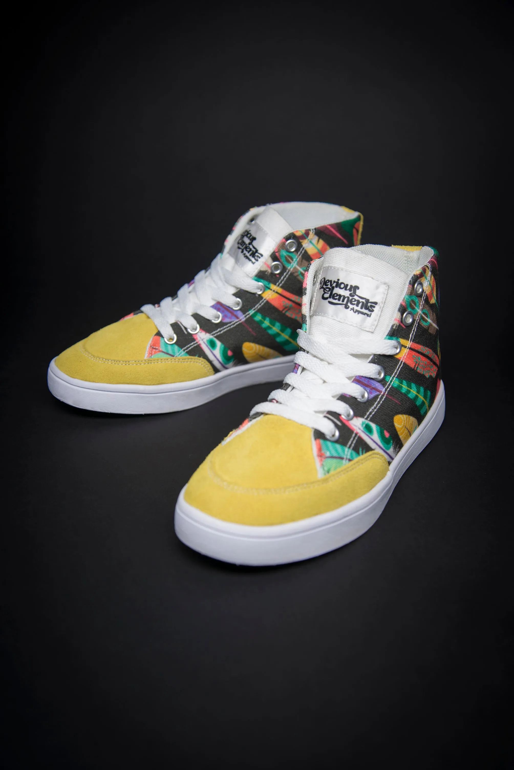 Colorful Feathers Print Canvas Hi-Top Men's Sneakers