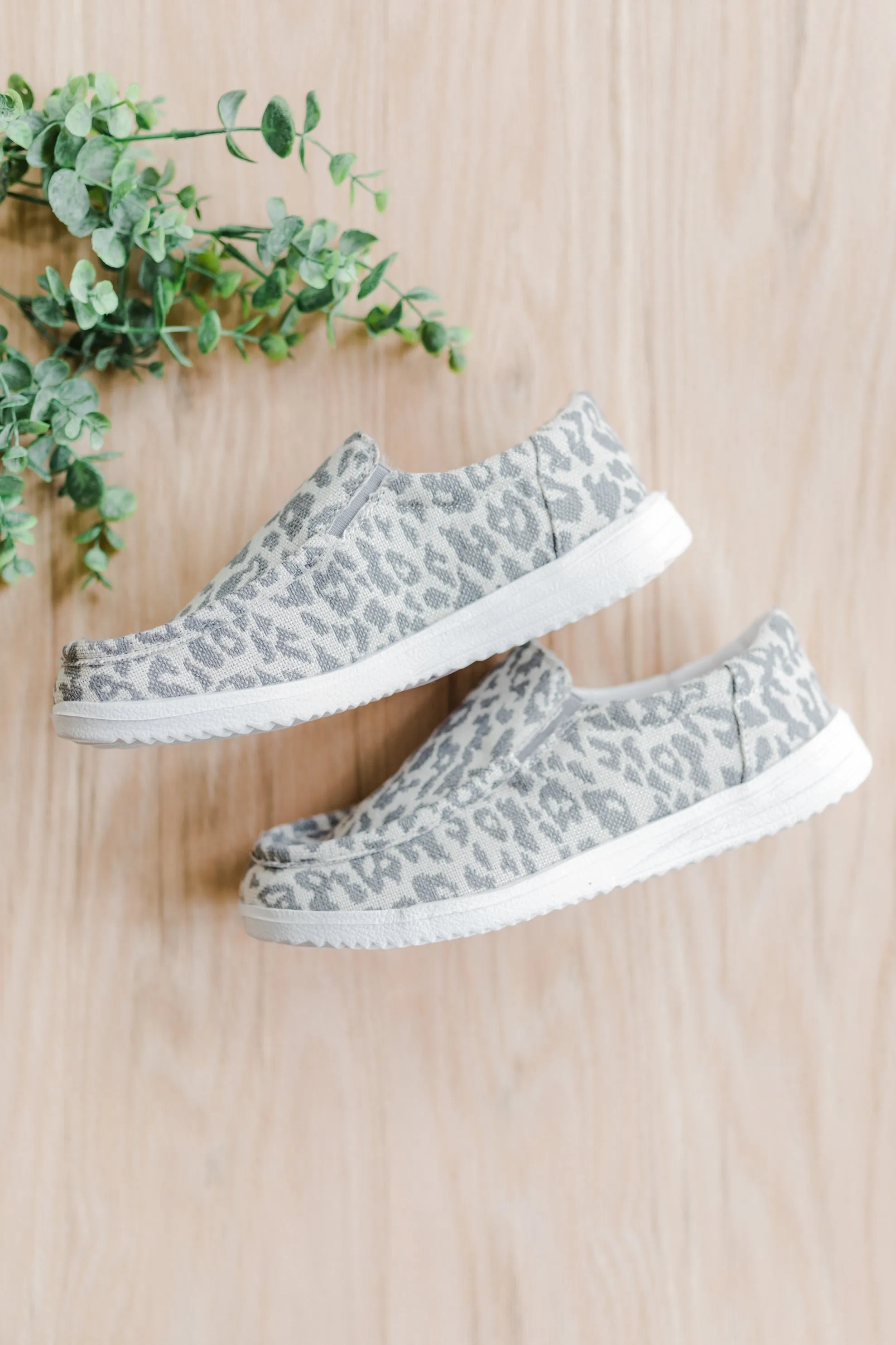 FINAL SALE Outwoods Gray Leopard Walk Sneakers