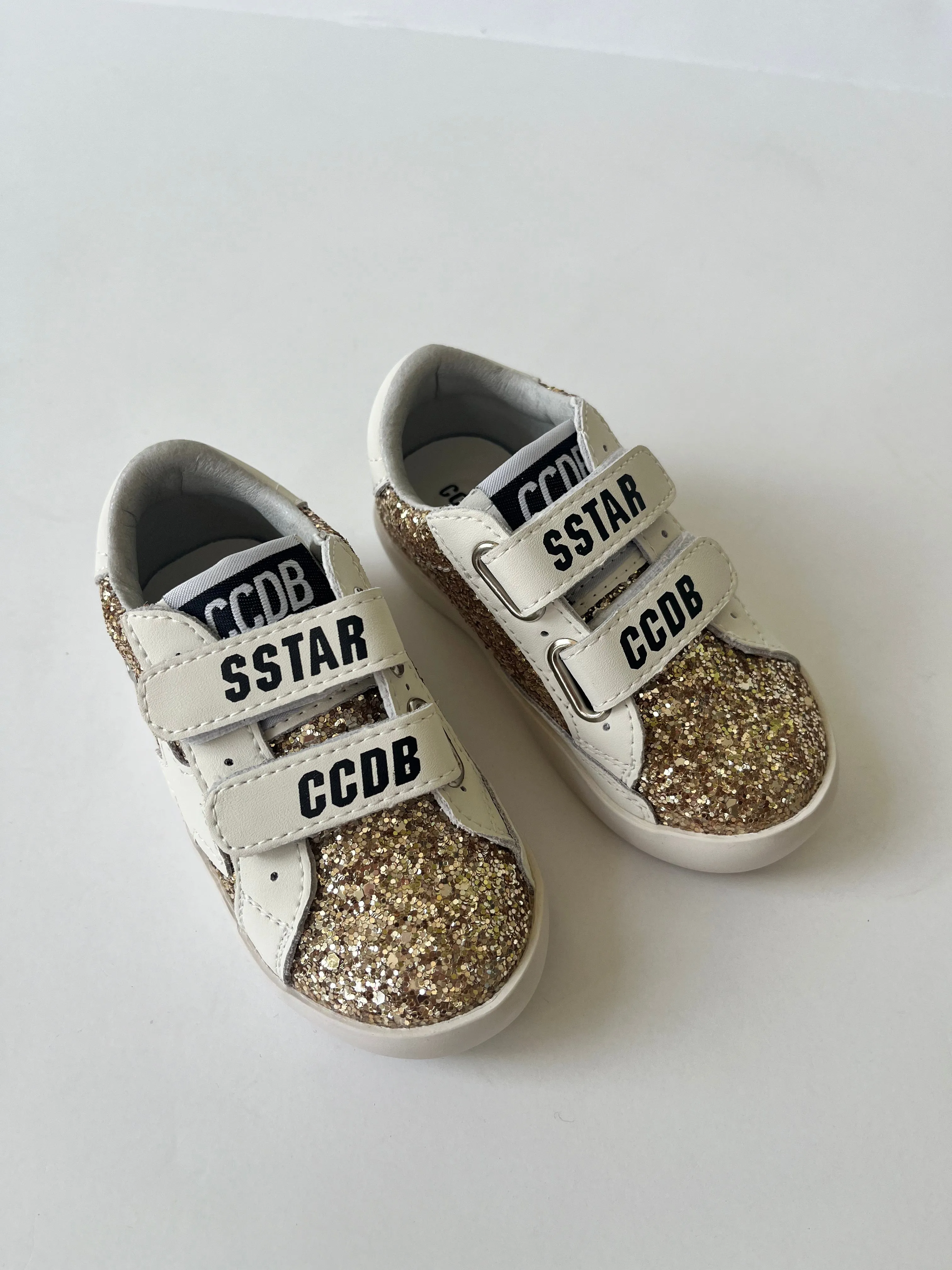 Gold glitter velcro star sneaker