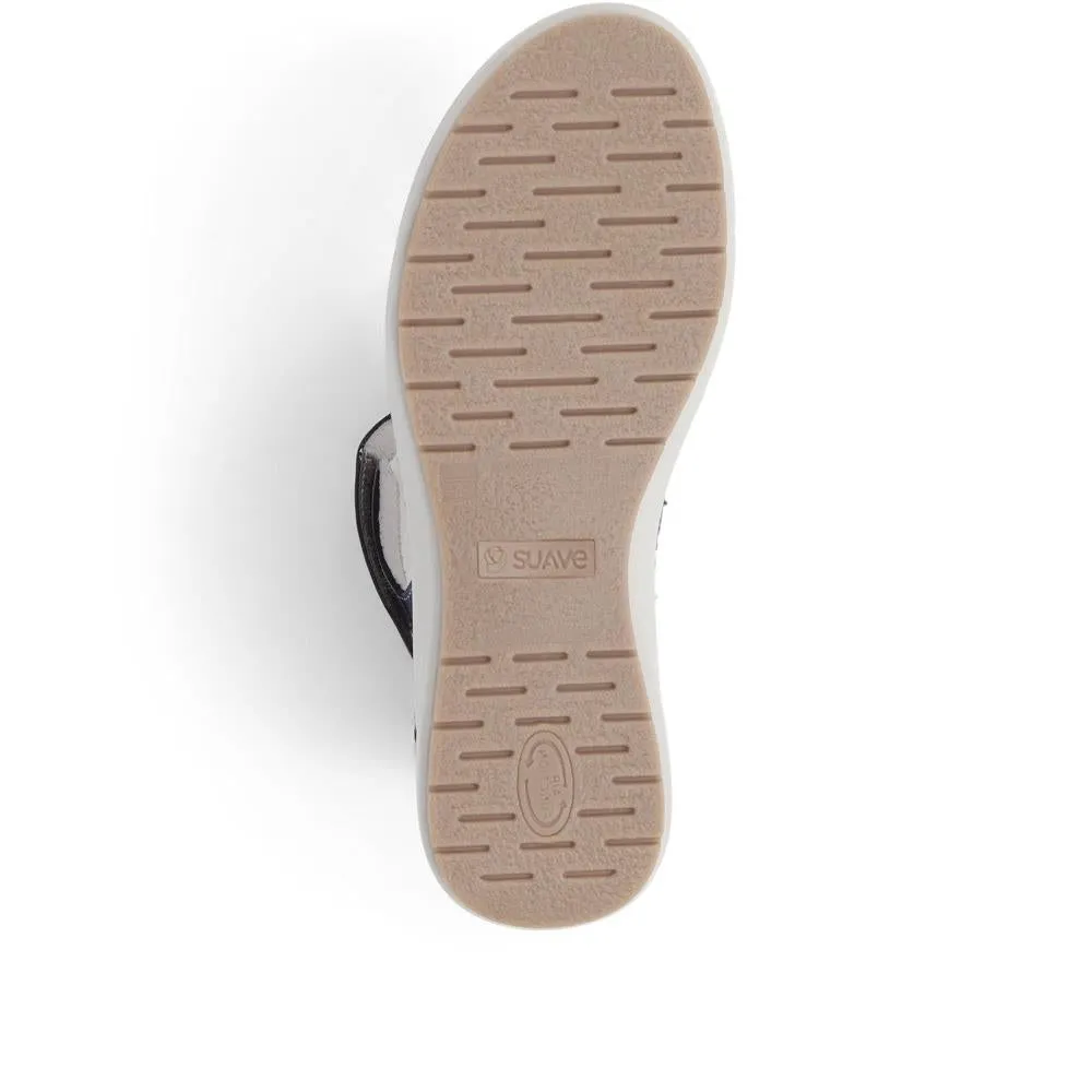Leather Touch-Fasten Sandals  - CAL39001 / 325 185